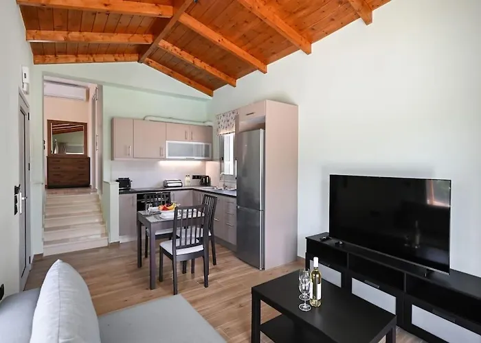 Small Halipoma Laertes Into Town Close فيلة *