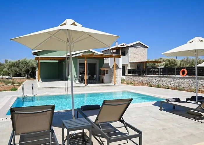 Small Halipoma Laertes Into Town Close