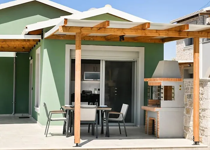 Villa Small Halipoma Laertes Into Town Close Lefkada City