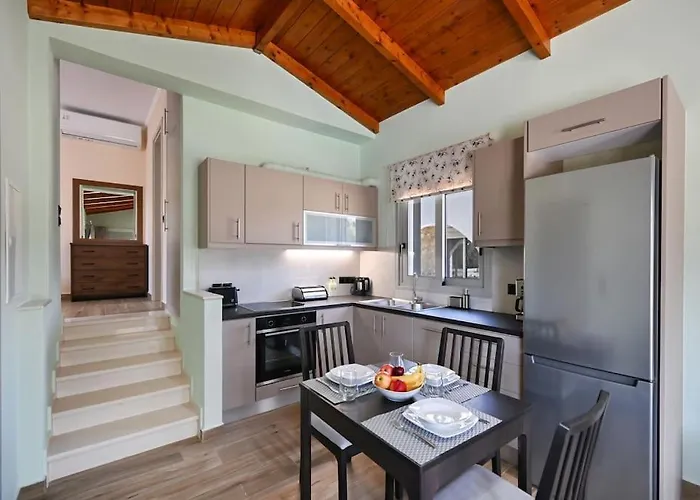 Small Halipoma Laertes Into Town Close Villa Lefkada City