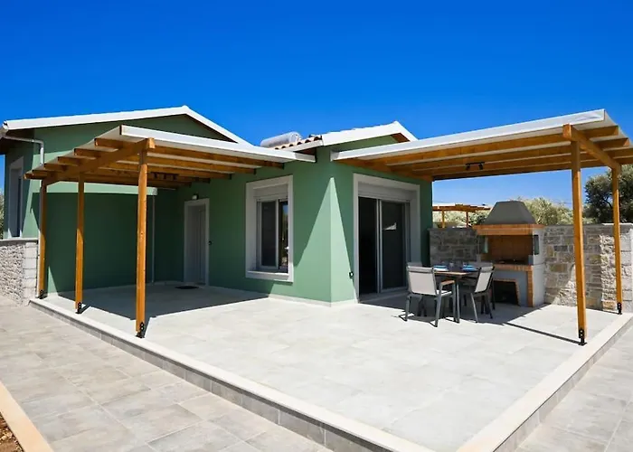 Villa Small Halipoma Laertes Into Town Close